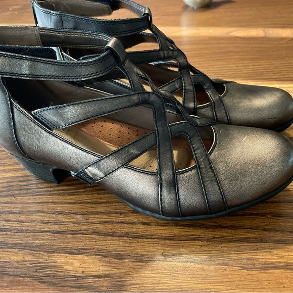 Rockport Sandals - Picture 2 of 11